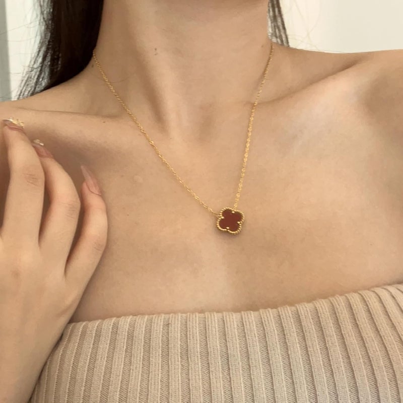 AIPPK Clover Pendant Necklace for Women 18K Gold Plated Four Leaf Clover Necklaces Lucky Simple Jewelry Gifts for Women - Image 5